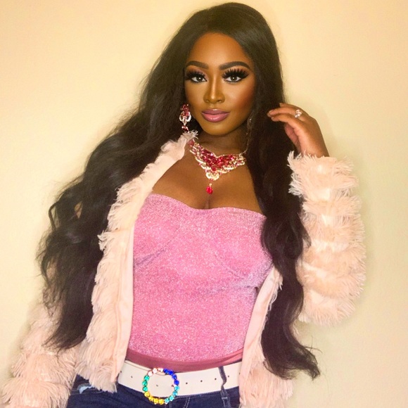 Meet your Posher, Mandy - Picture 3 of 6